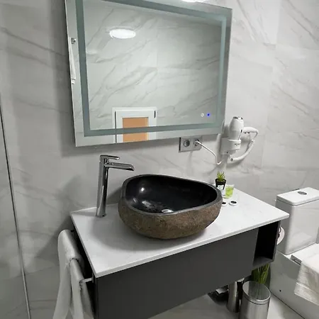 Cozy Side 2bd Apartment, 150m To The Apartment